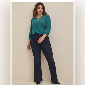 Torrid, Crepe Blouse, 3X, Gold Chain Detail, NWOT, Hunter Green